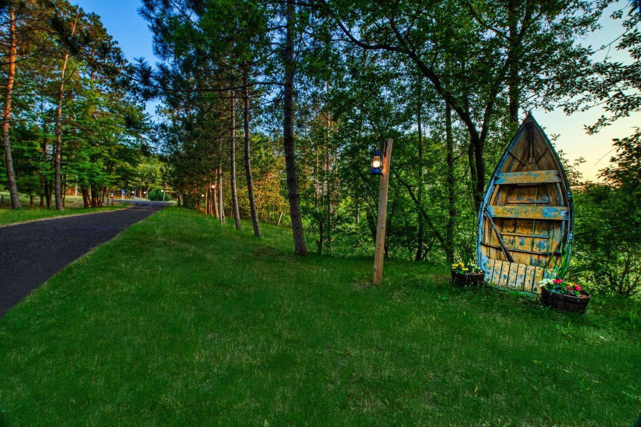 Edgewater Resort Iron Mountain Εξωτερικό φωτογραφία